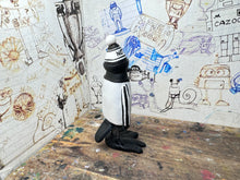 Load image into Gallery viewer, Notts County magpie home 2010 kit with woolly hat