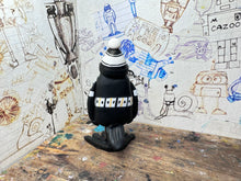 Load image into Gallery viewer, Notts County magpie top 1992 kit with woolly hat