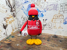 Load image into Gallery viewer, Nottingham Forest 1994/96 penguin with woolly hat & ball