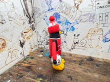 Load image into Gallery viewer, Nottingham Forest 1994/96 penguin with woolly hat & ball