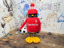 Load image into Gallery viewer, Nottingham Forest 2004 penguin with woolly hat & ball