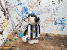 Load image into Gallery viewer, Notts county Gromit 2026/27 shirt with woolly hat