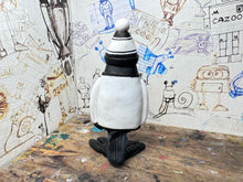 Load image into Gallery viewer, Notts County magpie home 2019 kit with woolly hat