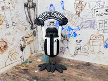 Load image into Gallery viewer, Notts County magpie home 1978 kit with woolly hat & scarf