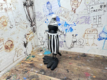 Load image into Gallery viewer, Notts County magpie home 1960s kit with woolly hat