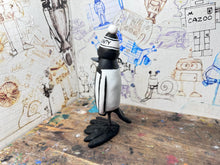 Load image into Gallery viewer, Notts County magpie home 2017 kit with woolly hat