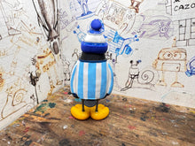 Load image into Gallery viewer, Peterborough United penguin 1978 home shirt with woolly hat