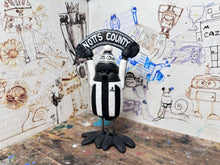 Load image into Gallery viewer, Notts County magpie home 1978 kit with woolly hat & scarf