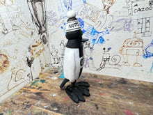 Load image into Gallery viewer, Notts County magpie home 2019 kit with woolly hat