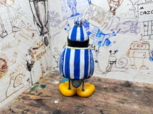 Load image into Gallery viewer, Sheffield Wednesday penguin 1993/95 shirt with woolly hat