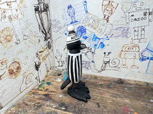 Load image into Gallery viewer, Notts County magpie home 1960s kit with woolly hat