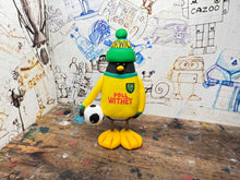 Load image into Gallery viewer, Norwich city penguin home shirt 1984/85 with woolly hat & ball