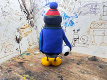 Load image into Gallery viewer, Barcelona penguin 2026/27 with football and woolly hat