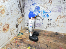 Load image into Gallery viewer, David Coulthard 2001 toonie driver