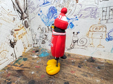 Load image into Gallery viewer, Nottingham Forest 1988 penguin with woolly hat & ball
