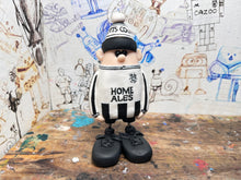 Load image into Gallery viewer, Notts County shirt 1988 (toonie) with woolly hat no