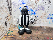 Load image into Gallery viewer, Notts County magpie 1978/83 kit with woolly hat