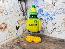 Load image into Gallery viewer, Norwich City Penguin 2025 kit with woolly hat