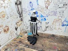 Load image into Gallery viewer, Notts County magpie home 1960s kit with woolly hat