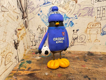 Load image into Gallery viewer, Ipswich town Penguin 1999/01 shirt with woolly hat
