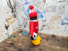 Load image into Gallery viewer, Nottingham Forest 1988 penguin with woolly hat & ball