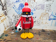 Load image into Gallery viewer, Nottingham Forest 1996 penguin with woolly hat & ball