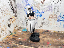 Load image into Gallery viewer, Notts County shirt 1988 (toonie) with woolly hat no