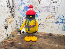Load image into Gallery viewer, Nottingham Forest 1995/97 penguin with woolly hat & ball
