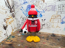 Load image into Gallery viewer, Nottingham Forest 1996 penguin with woolly hat & ball