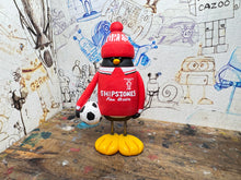 Load image into Gallery viewer, Nottingham Forest 1988 penguin with woolly hat & ball
