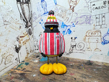 Load image into Gallery viewer, Sheffield utd Penguin 2025 kit with woolly hat