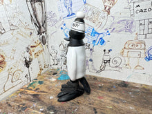 Load image into Gallery viewer, Notts County magpie home 2019 kit with woolly hat