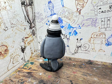 Load image into Gallery viewer, Notts County magpie training top 2025 kit with woolly hat