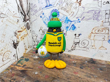 Load image into Gallery viewer, Norwich city penguin home shirt 1996/97 with woolly hat & ball