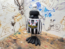 Load image into Gallery viewer, Notts County magpie home 2025/26 kit with woolly hat