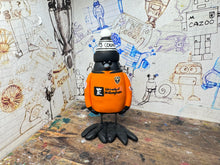 Load image into Gallery viewer, (Notts County magpie away 2025 kit with woolly hat