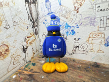 Load image into Gallery viewer, Leicester City penguin 2024/25 shirt with woolly hat