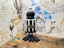 Load image into Gallery viewer, Notts County magpie home 2025/26 kit with woolly hat