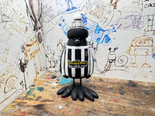 Load image into Gallery viewer, Notts County magpie home 2025/26 kit with woolly hat