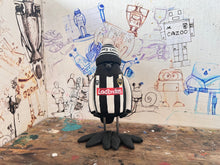 Load image into Gallery viewer, Notts County magpie kit 2016 with woolly hat kit