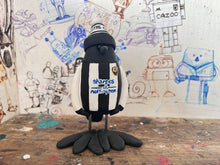 Load image into Gallery viewer, Notts County magpie kit 2021 with woolly hat