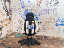 Load image into Gallery viewer, Notts County magpie kit 2021 with woolly hat