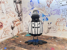 Load image into Gallery viewer, Notts County magpie retro kit 1984/86 with woolly hat