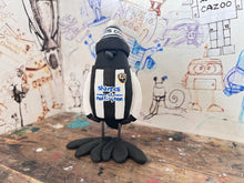 Load image into Gallery viewer, Notts County magpie kit 2021 with woolly hat