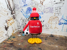 Load image into Gallery viewer, Nottingham Forest 2004 penguin with woolly hat &amp; ball
