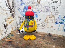 Load image into Gallery viewer, Nottingham Forest 1995/97 penguin with woolly hat &amp; ball
