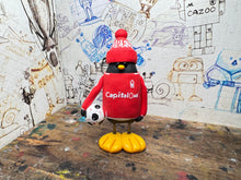 Load image into Gallery viewer, Nottingham Forest 2004 penguin with woolly hat &amp; ball
