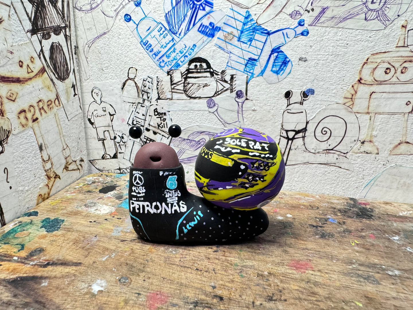 F1 snail with helmet (Lewis Hamilton) 2024