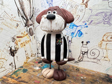 Load image into Gallery viewer, Dog in notts County shirt 1960/70
