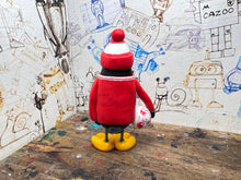 Load image into Gallery viewer, Nottingham Forest 1998 penguin with woolly hat &amp; ball
